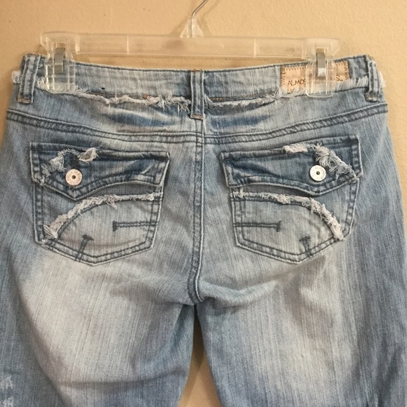 Vintage light Blue Washed Almost Famous Distressed Capri Size 26 - Picture 8 of 12